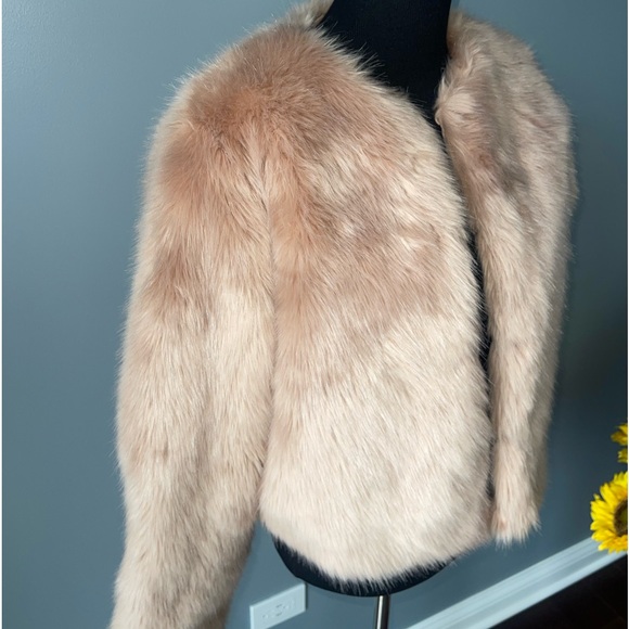Carolina Belle faux fur peach coat - Picture 2 of 9
